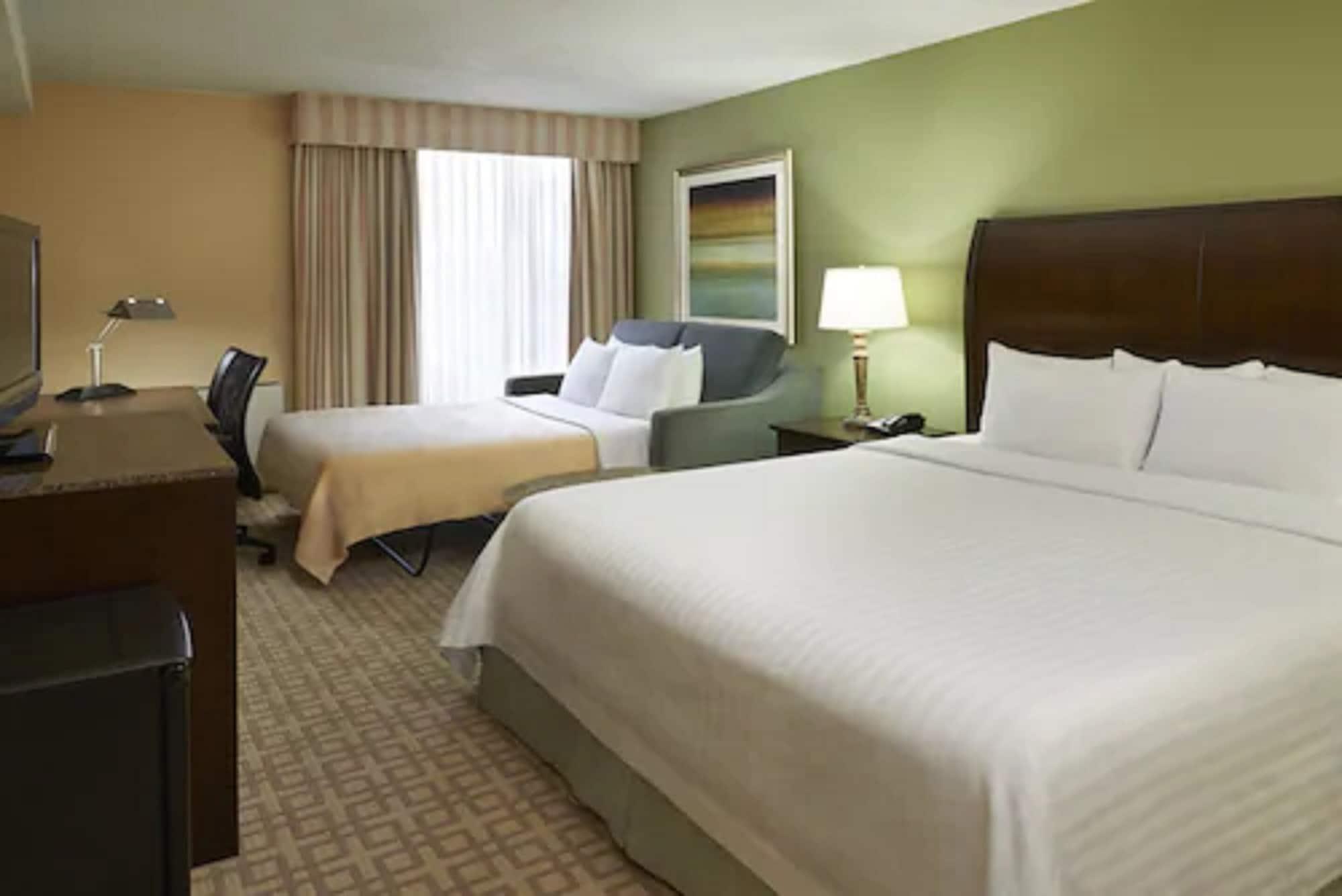 Hotel Carlingview Toronto Airport Mississauga Exterior foto